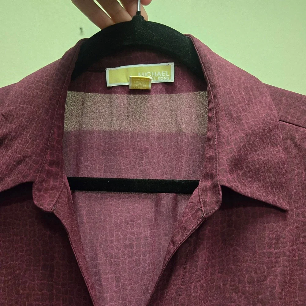 Michael‎ Kors Blouse Snakeskin Print L Dark Berry Long Sleeve Collared Top